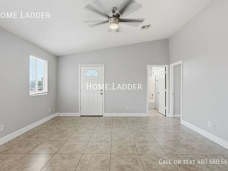 1724 W Carol Ave #A — Photo 3