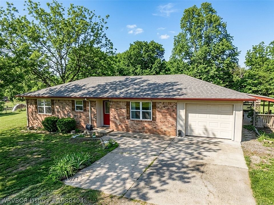 1st image of 333 Powell Ln
