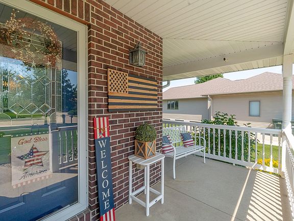 3rd image of 4009 Maryhill Dr