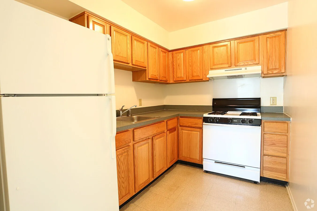 2 bed, 700 sqft, $1,450 — Photo 1