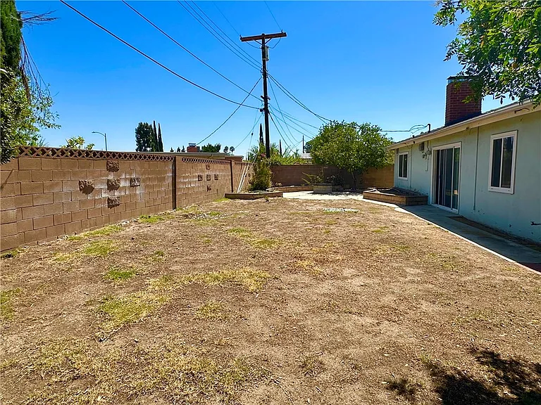 20355 Itasca St — Photo 18