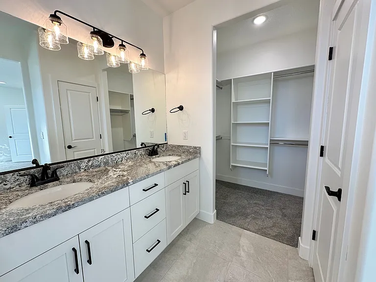 115 N 2480 W — Photo 8