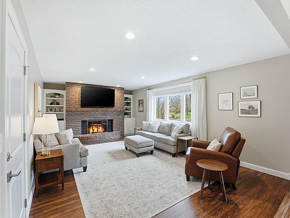 4th image of 10602 Alderwood Ln
