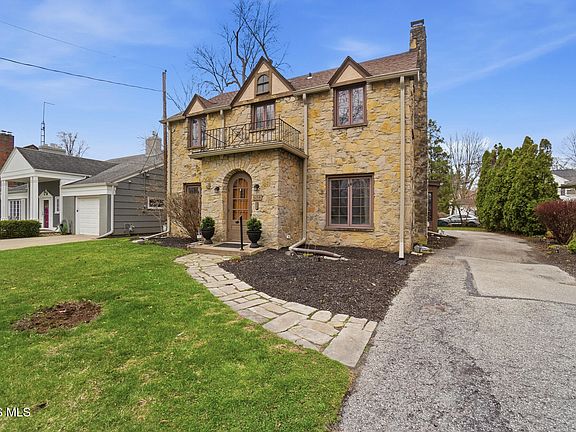 2nd image of 2523 Orchard Rd