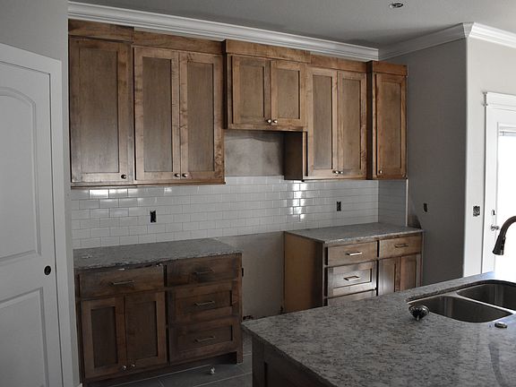 3rd image of 69 Joliet St