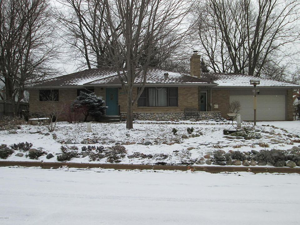1st image of 3825 Carlton Park Dr SW