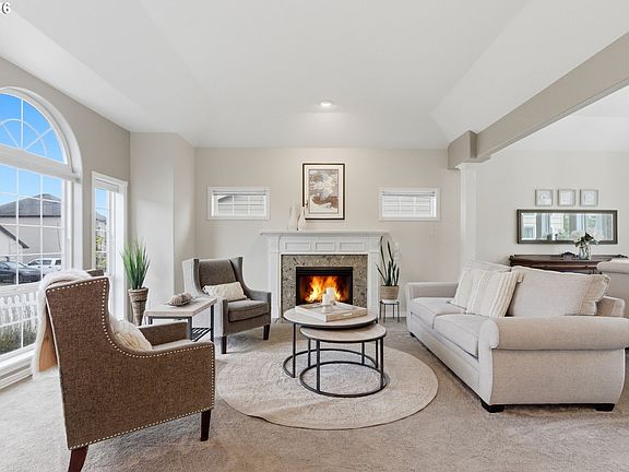 3rd image of 350 SW 37th Ter