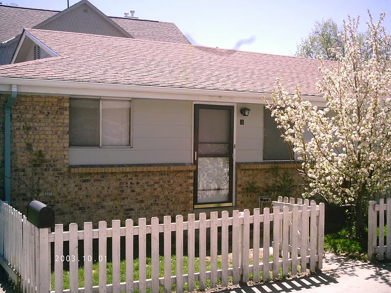 3234 W Fairview Pl #3 — Photo 3