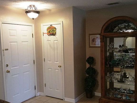 2nd image of 1141 Champlain Dr