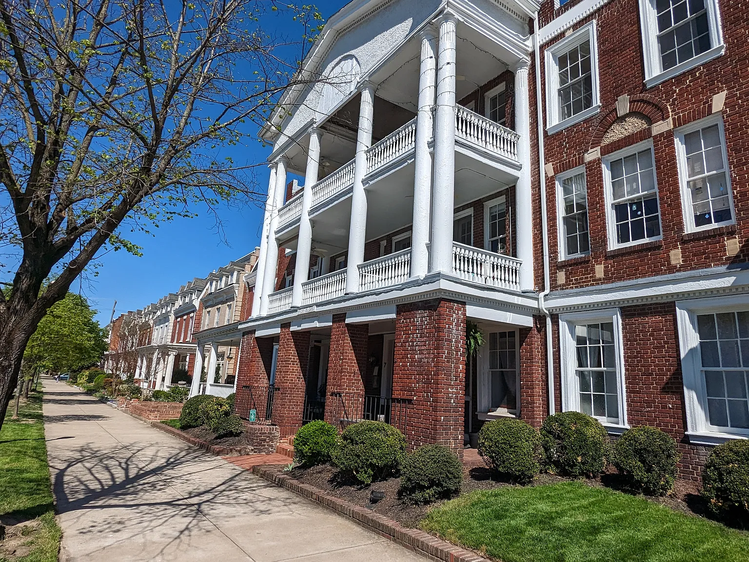 2 bed, 1000 sqft, $1,995 — Photo 4