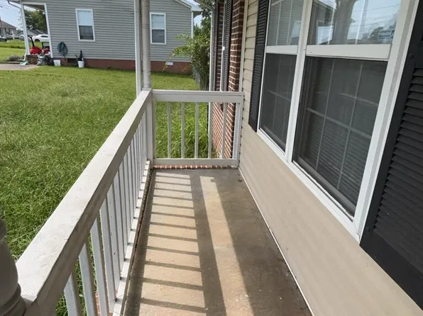 971 Van Buren Ave, Oak Grove, KY 42262