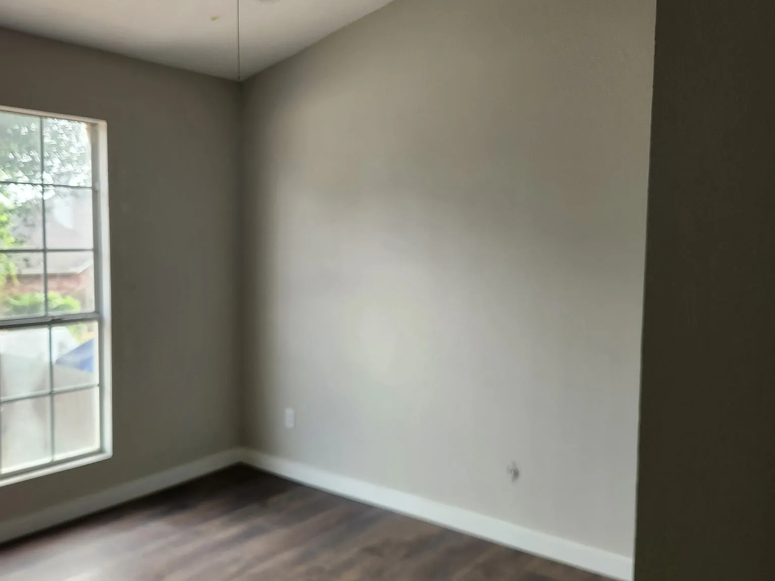 4 bed, 2.5 bath, 2330 sqft, $4,500 — Photo 3