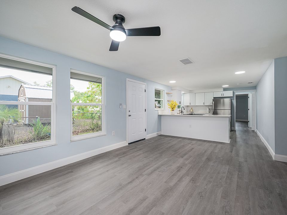 1st image of 1016 7th St E