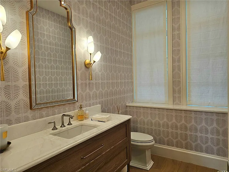 637 Palm Cir W — Photo 18