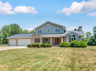 1212 Wilderness Ct, Essexville, MI