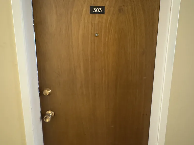 10815 116th St NW #303 — Photo 2