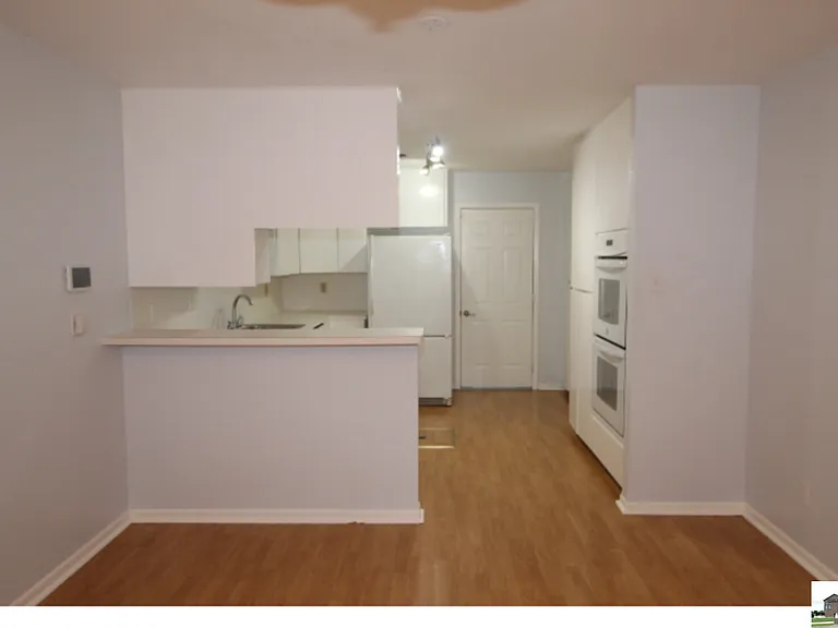 204 Oak St — Photo 10