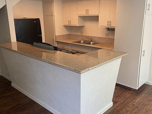 5th image of 820 Cathedral Ct APT 3