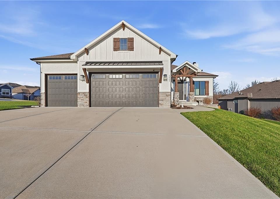 1st image of 1405 NW Aspen Cir