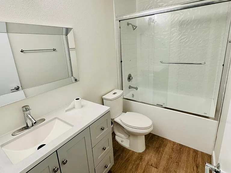 1060 Olive Ave #13 — Photo 2