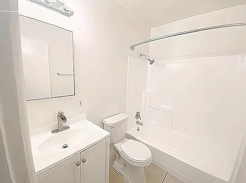 4122 W 2nd St #15 — Photo 4