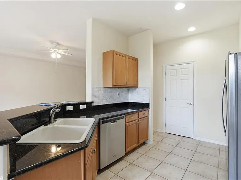 12854 Carrington Cir #7 — Photo 15