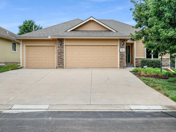 2761 SW Blue Stem Dr, Topeka, KS 66614