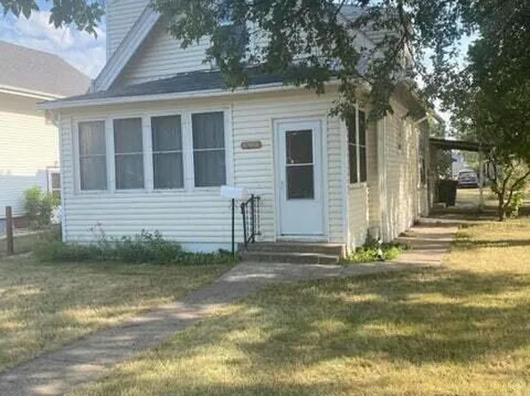 508 3rd St SE, Jamestown, ND 58401