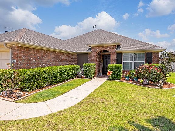 3rd image of 402 Jasmine Cir