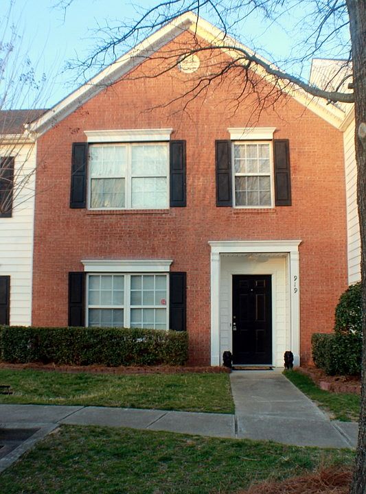 1st image of 919 Heritage Pkwy