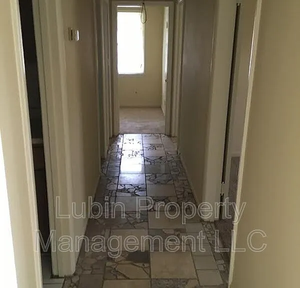 3266 Rochester Rd — Photo 4