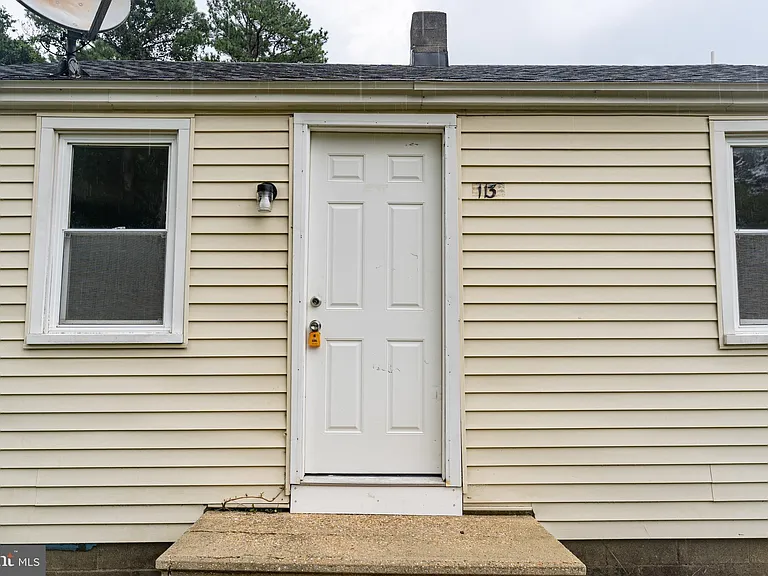 113 Davis Ln — Photo 6