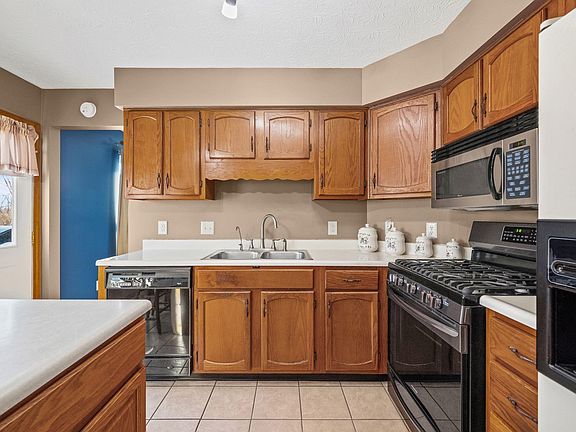 5th image of 41 Peregrine Ct