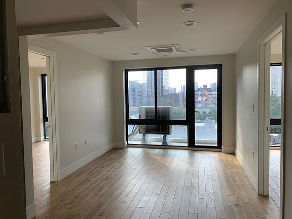 3rd image of 2705 41st Ave APT 5F