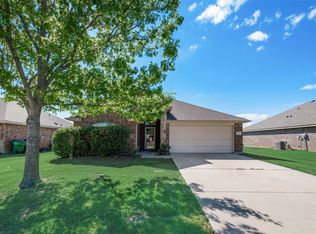 203 Commonwealth Cir, Waxahachie, TX 75165