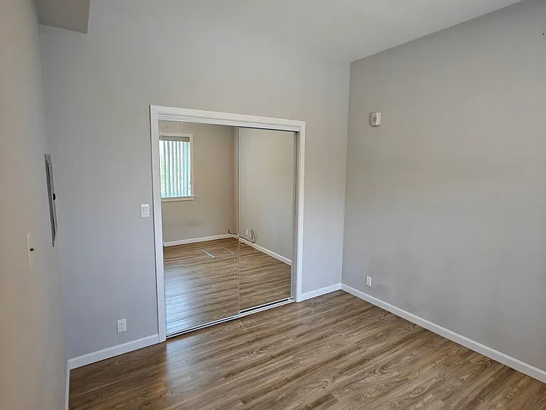 100 Terra Vista Ave #5 — Photo 8