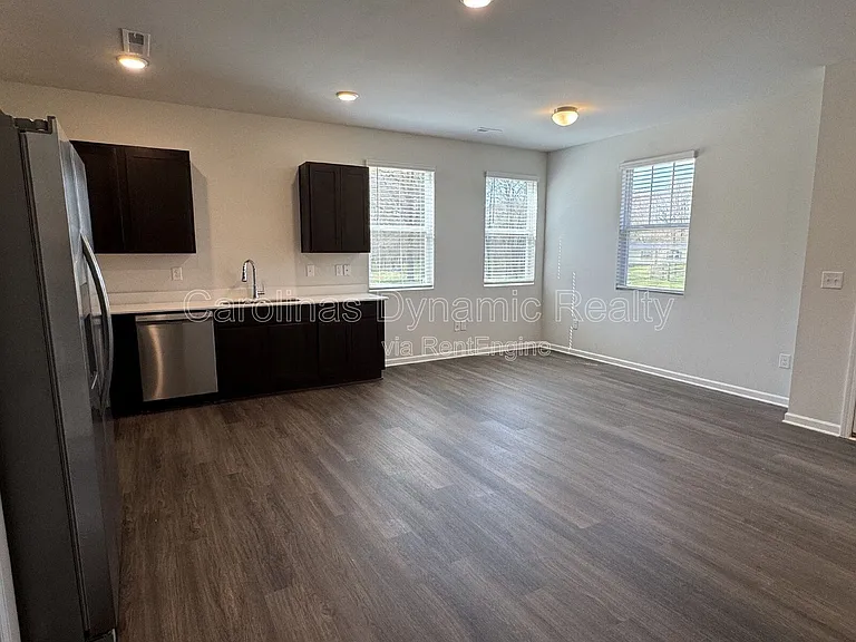 106 Titanium Dr — Photo 15
