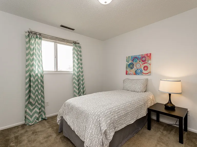 1800 Calvin Ct — Photo 6