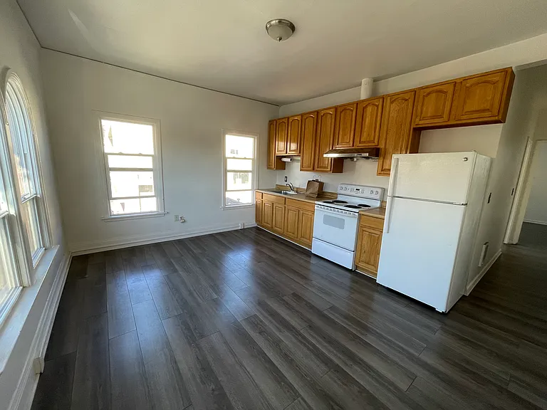478 Capital St #6 — Photo 6