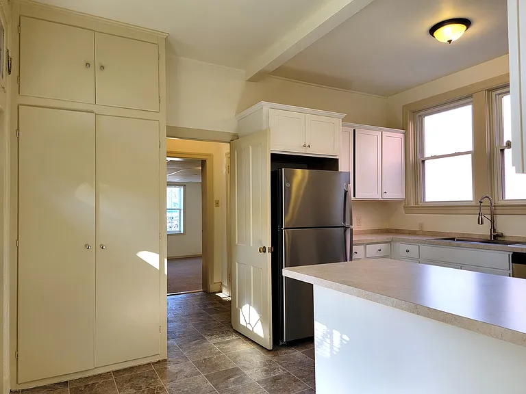 320 N Lime St #D — Photo 6