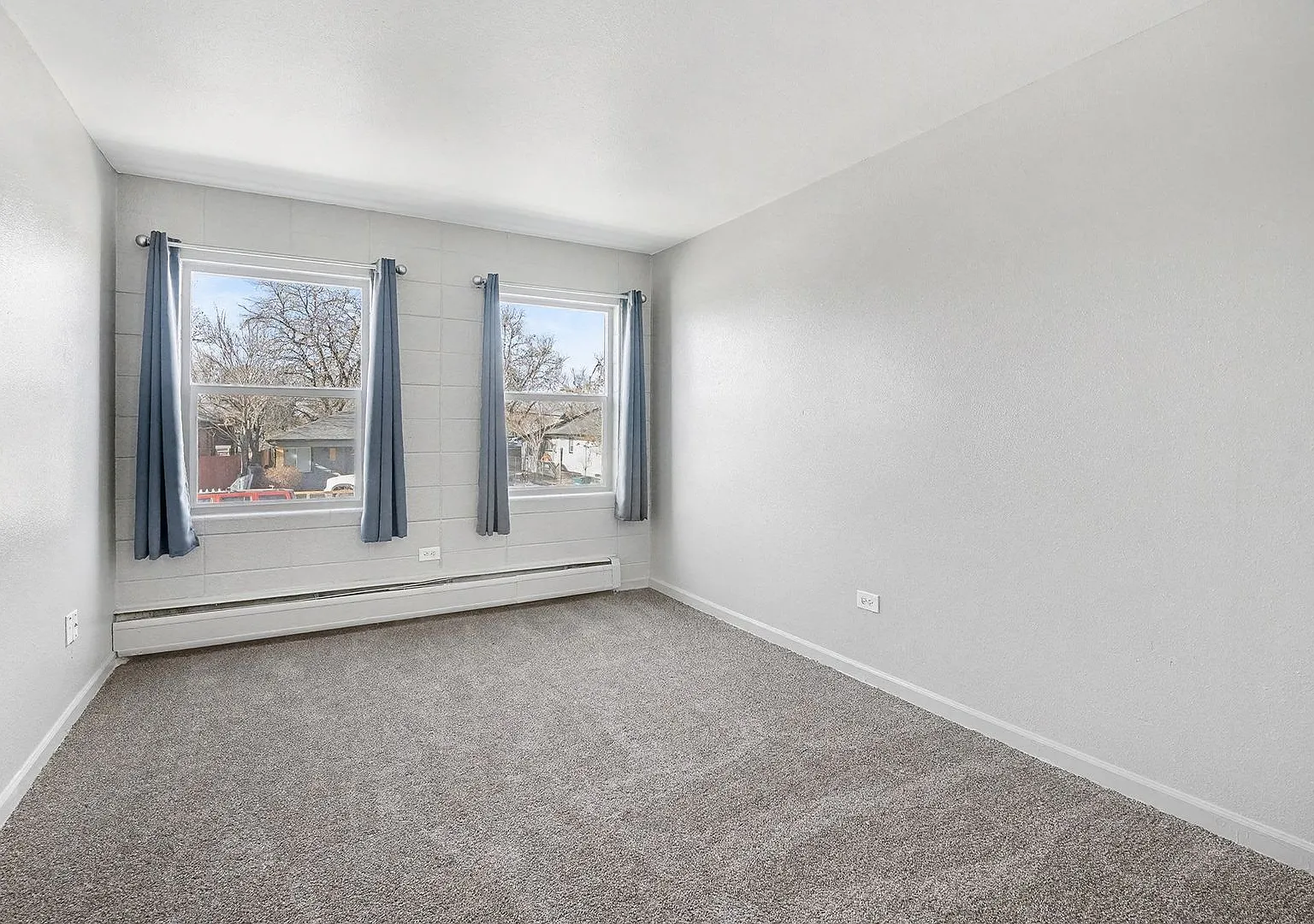 Clinton1600 — Photo 2