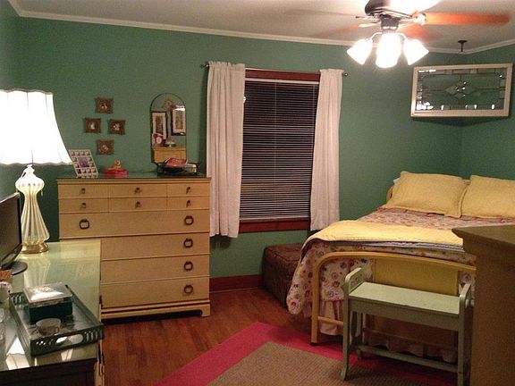 3rd image of 1003 Fairlane Dr