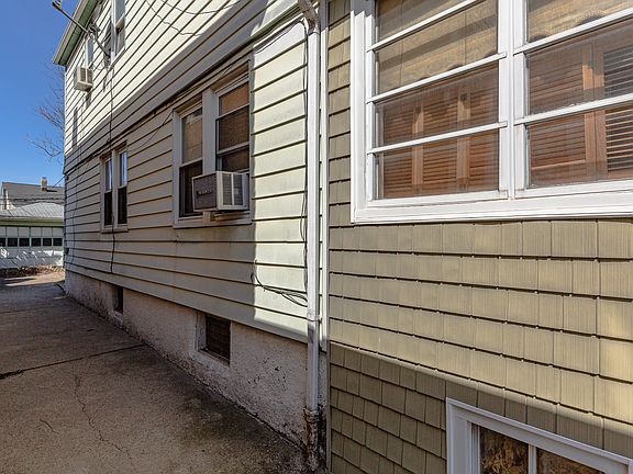 5th image of 2622 94th St