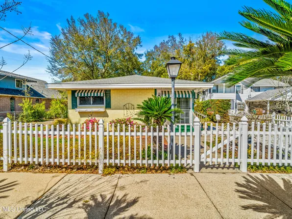 1496 Miller St, Biloxi, MS 39530