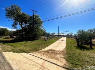 11612 LOOP 107, Adkins, TX 78101