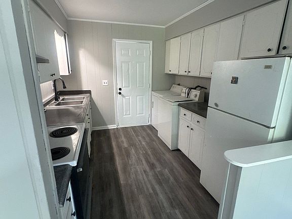3rd image of 207 Highland St APT 1