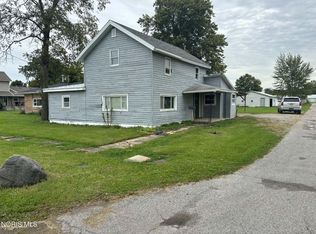 423 S Stearns Ave, Deshler, OH 43516
