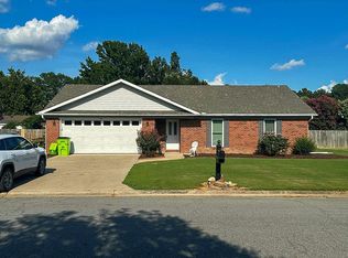 104 High Ridge Dr, Lonoke, AR 72086