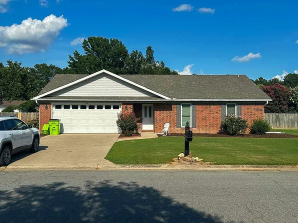 104 High Ridge Dr, Lonoke, AR 72086
