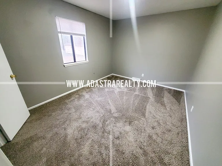 1424 E Willow Dr — Photo 15